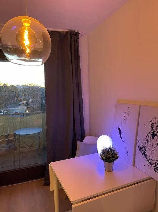 Schickes Apartment Mit Balkon In Düsseldorf Kültér fotó